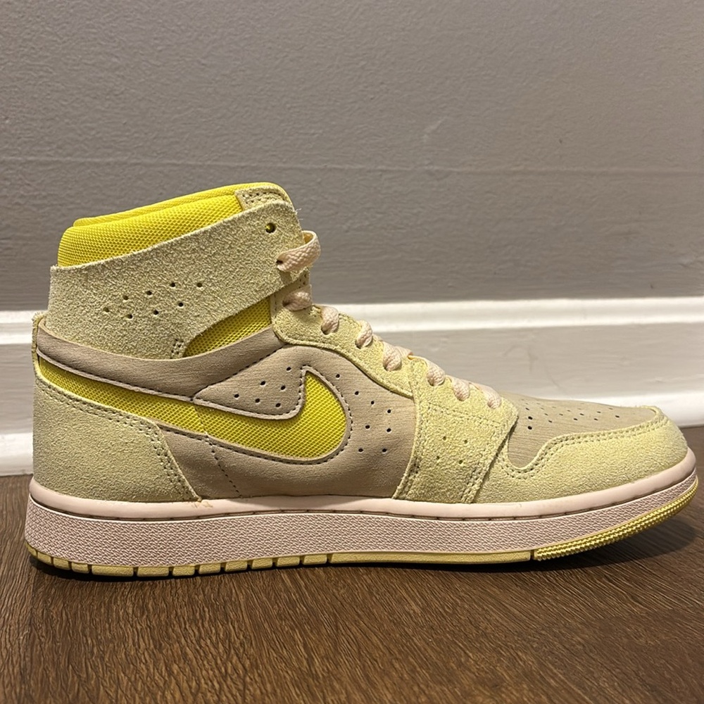 Women’s Air Jordan 1 Zoom Air Comfort 2 “Citron Tint/Dynamic Yellow” - Picture 6 of 9